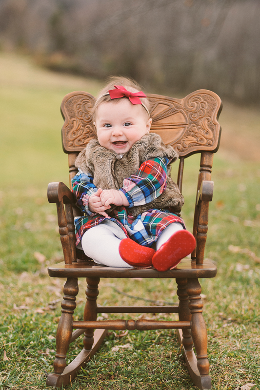 Roanoke photographer at family portrait session in Troutville Virginia